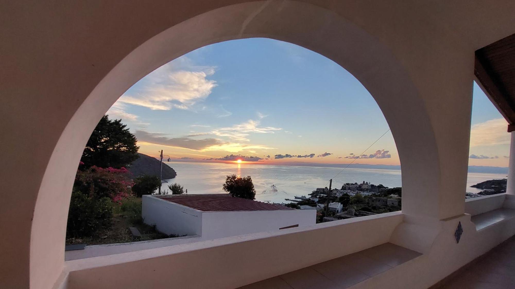 Casa Tra Cielo E Mare Bed & Breakfast Lipari  Exterior photo