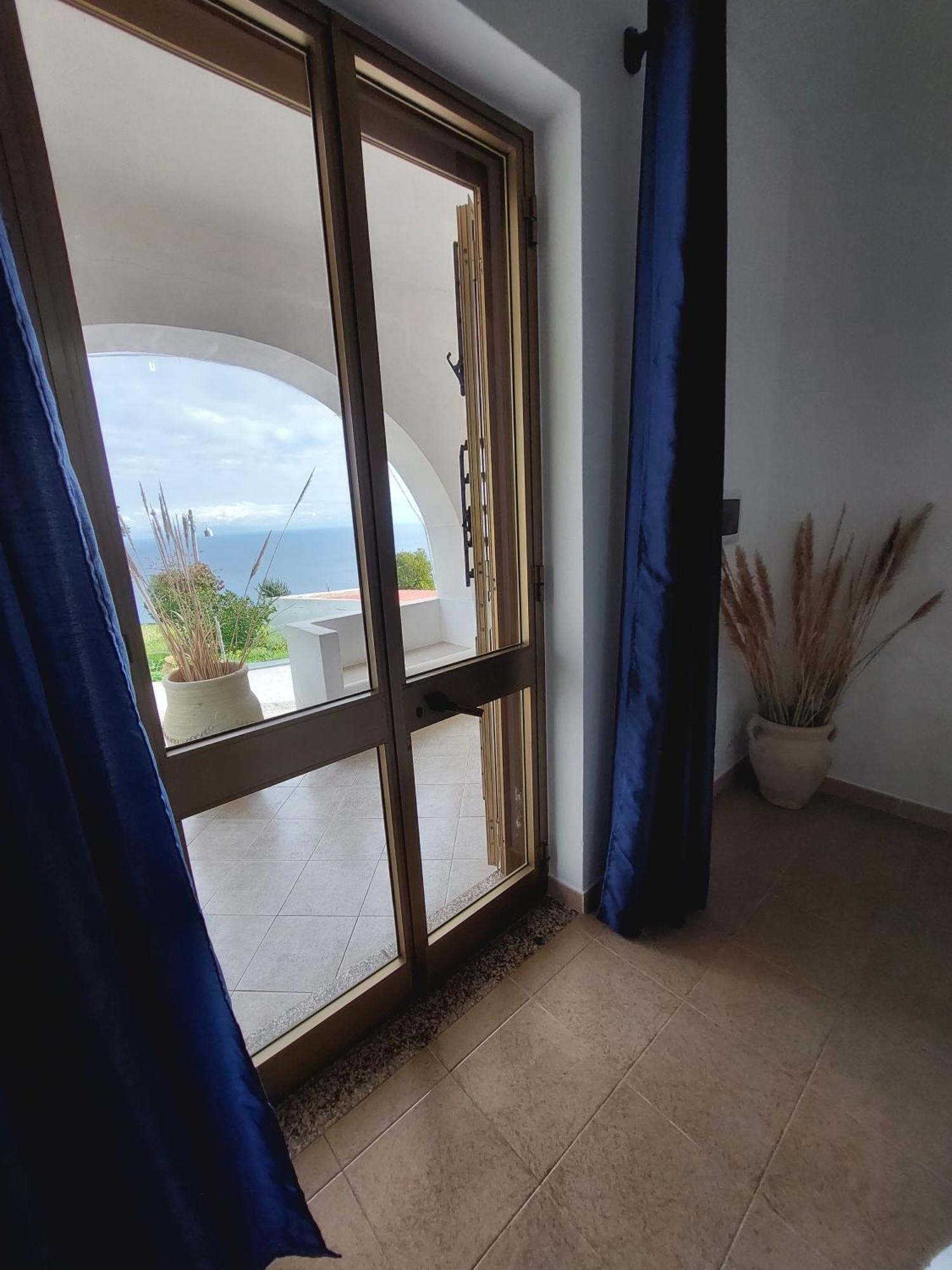 Casa Tra Cielo E Mare Bed & Breakfast Lipari  Exterior photo